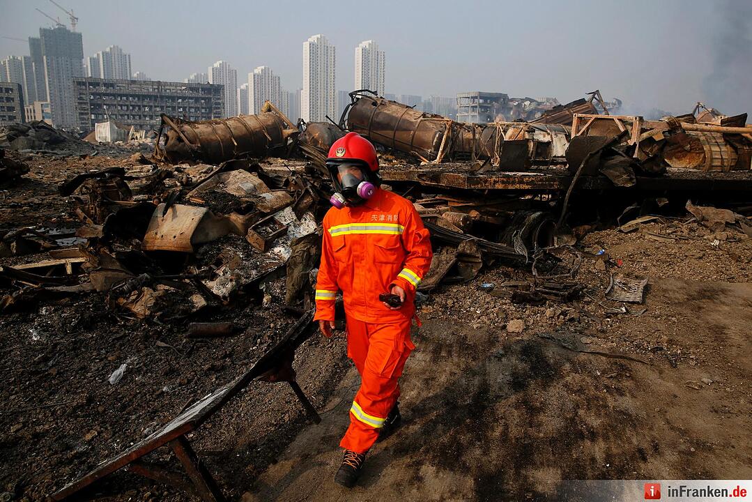 Huge explosion rocks Chinese port city of Tianjin