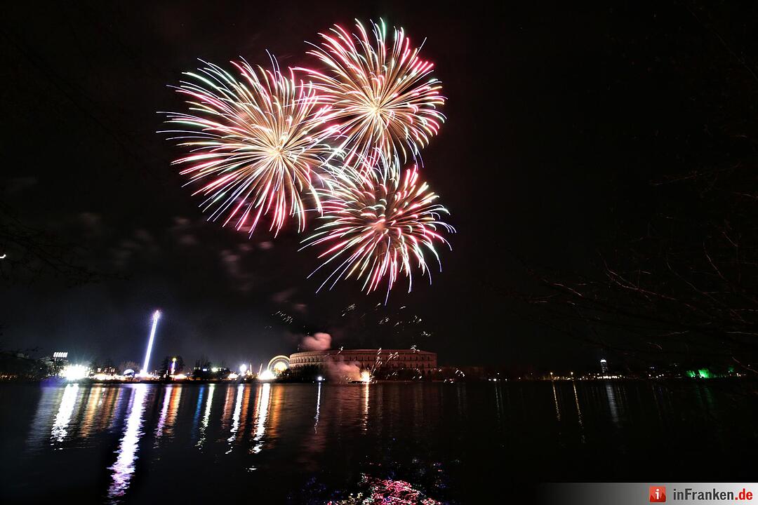 Abschlussfeuerwerk Volksfest Nürnberg