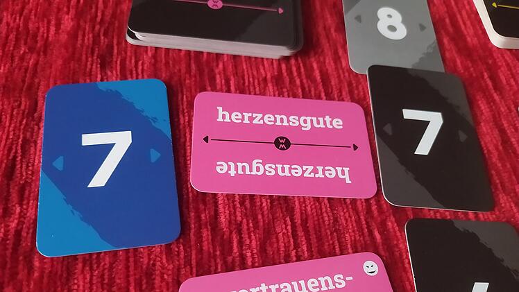 Wirre Worte im Test - Partyspiel für geschickte Adjektiv-Substantiv-Kombinierer
