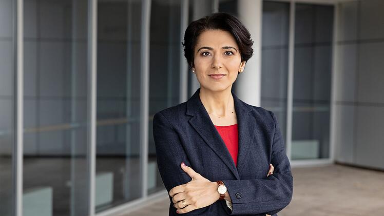 Journalistin Golineh Atai wird f&uuml;r ihre Berichterstattung aus dem arabischen Raum ausgezeichnet.