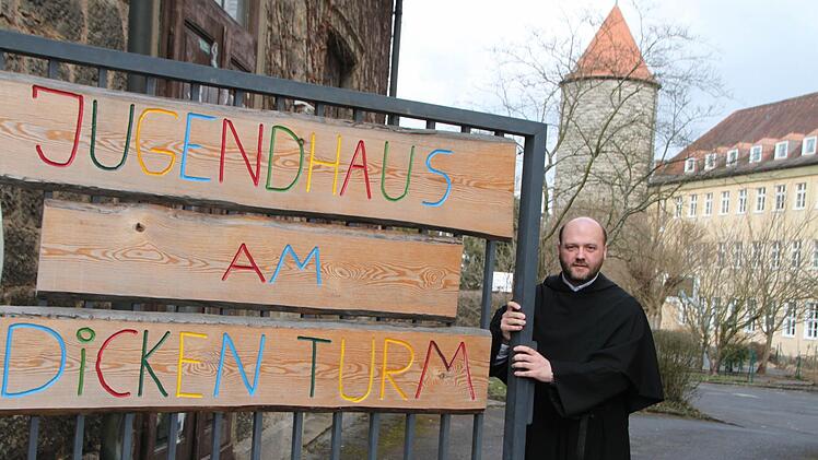 Vor drei Jahren hat Pater Felix Meckl das Tor zum Jugendhaus geschlossen. Nun könnte dort ein Biodiversitätszentrum entstehen.  Die Stadt hat sich dafür beworben.Thomas Malz