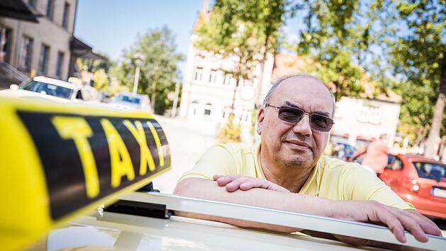 Mit 61 Jahren hat Roland Angles schon einiges erlebt - innerhalb und au&szlig;erhalb seines Taxis. Mit dem "Enkeltrick" hatte bislang aber auch er nichts zu tun. Foto: Marian Hamacher