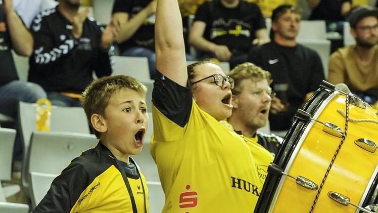 Die Fans des HSC Coburg waren nach der Pause aus dem Häuschen. Ihre Mannschaft drehte ein Spiel im großen Stil.Hagen Lehmann