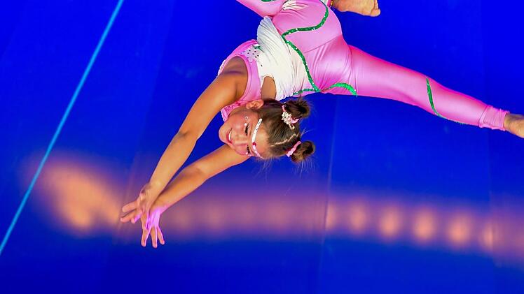 Tochter Ashley (9) mit ihrer Luftakrobatik