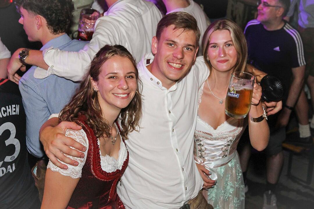 Frontal Party Pur feierte ihre Premiere bei der Bierwoche.