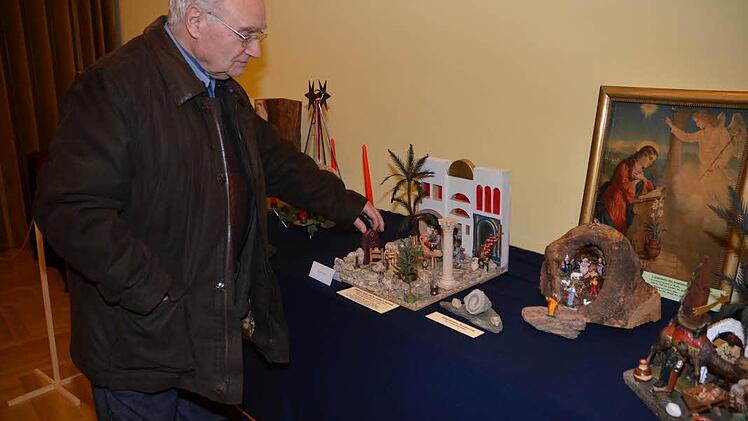 Ein Unikat, "Die Heilige Familie in Nazareth", zeigte Georg Dinkel, der sich bei der Darstellung an abendländischer Architektur orientierte.