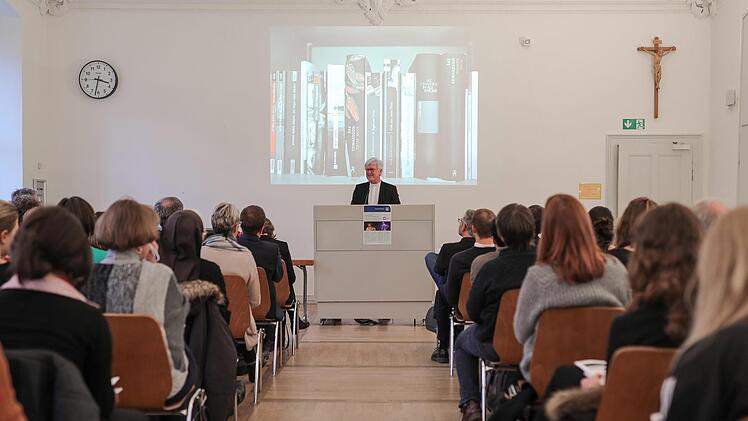 Die öffentliche Präsentation des Promotionsschwerpunktes mit Landesbischof Heinrich Bedford-Strohm stieß auf reges Interesse.Foto: Katharina Thoma/Universität Bamberg