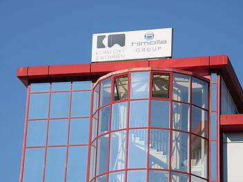 Das K + W-Logo auf dem Dach des Lichtenfelser MöbelherstellersMatthias Einwag