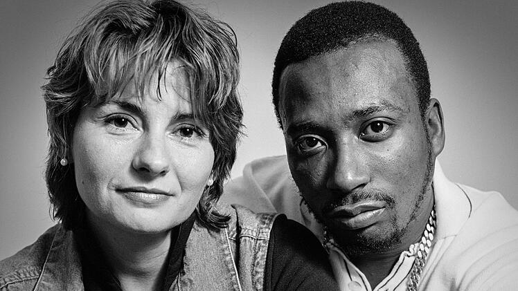 Die Musikmanagerin Eva Ries und ihr Lieblings-Wu-Tang-Rapper, Ol' Dirty Bastard. Er verstarb bereits 2004. Im Dokumentarfilm "Evil-E - Eva Ries und der Wu-Tang Clan" (ARD-Mediathek) wird die unglaubliche Geschichte einer Business-Partnerschaft und unwahrscheinlichen Freundschaft erzählt.