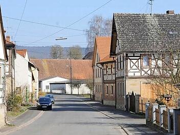 Junkersdorf wird ein Schwerpunkt der Erneuerung in der Abwasserbeseitigung. Zahlreiche Arbeiten sind vorgesehen. Finanziell müssen sich die Bürger hier und in anderen Stadtteilen beteiligen. Mit der neuen Satzung schuf der Stadtrat die rechtliche Grundlage.  Fotos: Gerold Snater