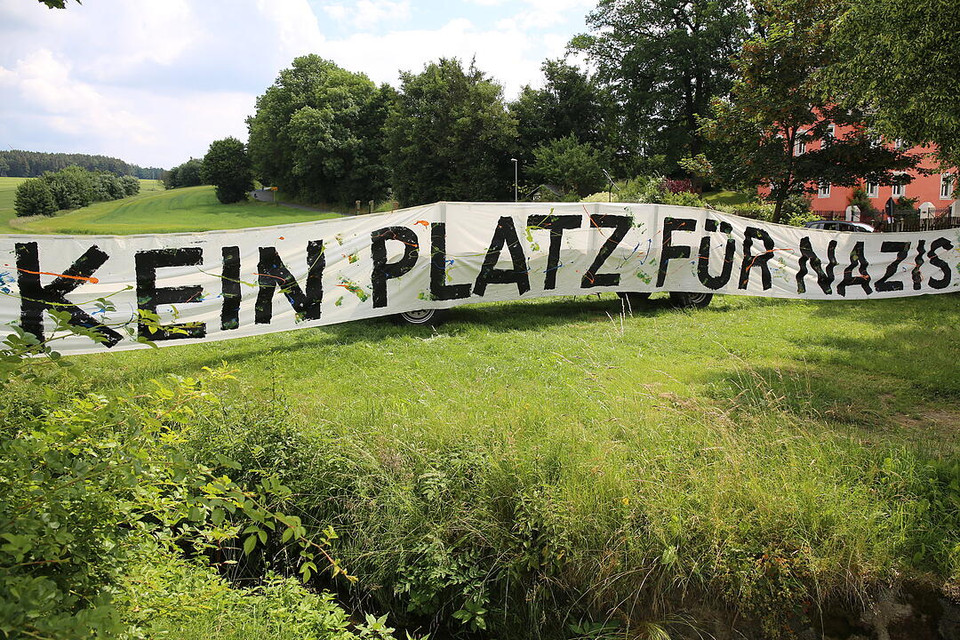 Höcke demonstriert in Mödlareuth im Landkreis Hof