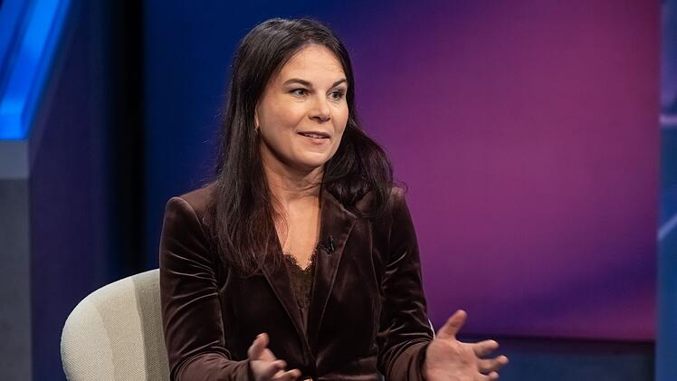 Annalena Baerbock warb bei Sandra Maischberger f&uuml;r die Vereinten Nationen, gab aber zu, dass es Reformen geben m&uuml;sse.