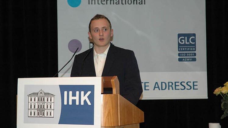 Die offizielle Rede im Namen aller Auszubildenden hielt Andreas Rie&szlig;.