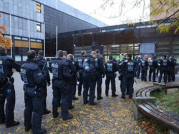 An einer Berufsschule in Nürnberg-Schoppershof lief am Dienstagmorgen ein Großeinsatz der Polizei. Foto: News5