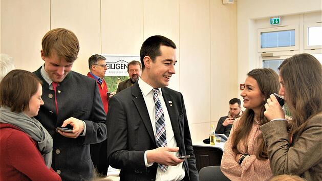 Im Heiligenhof konnten junge Europ&auml;er Informationen austauschen.  Foto: Sigismund von Dobsch&uuml;tz