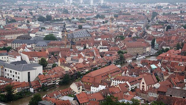 Die Stadt Bamberg hilft mit 1,5 Millionen Euro an zinslosen Darlehen, der Landkreis ebenfalls. Taugt das Instrument, um in der Krise in Not geratenen Unternehmen zu helfen?  Foto: Sebastian Schanz