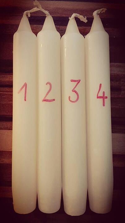 Lesergalerie: Adventskränze