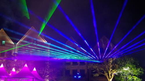 "Kronach leuchtet" wurde mit einer spektakulären Feuerwerk- und Lasershow eröffnet.  Fotos: Heike Schülein