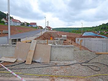 Im Haiger II in Sulzthal wird das erste Haus errichtet.  Foto: Gerd Schaar