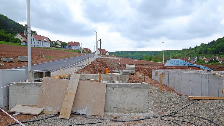 Im Haiger II in Sulzthal wird das erste Haus errichtet.  Foto: Gerd Schaar