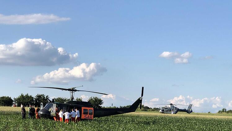 Bei Neunkirchen am Brand ist am Freitagabend ien Kleinflugzeug abgestürzt. Zwei Menschen wurden schwer verletzt. Foto: News5/Merzbach
