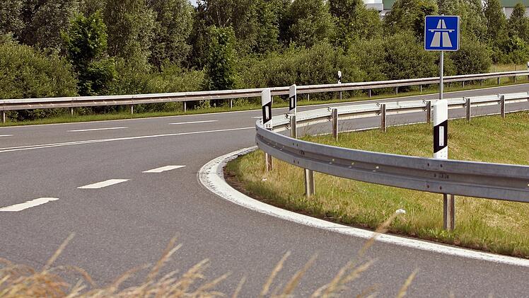 Autobahnauffahrt, Anschlussstelle, Ausfahrt, Sperrung, Bauarbeiten, Baustelle, Umleitung