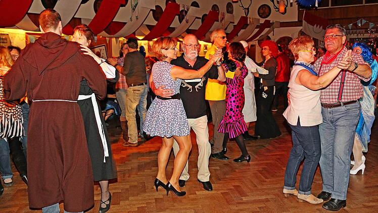 Sollte dies wirklich der letzte Fasching im Lichtenfelser Schützenhaus gewesen sein? Die Stimmung war jedenfalls ausgezeichnet.