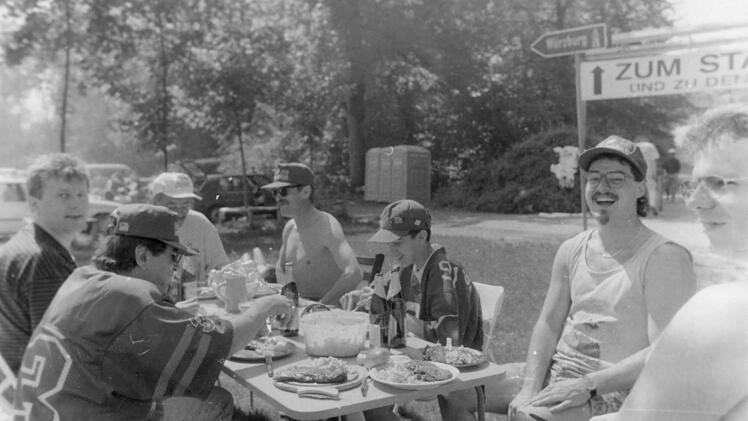 Gemeinsam wird gegrillt (1992)