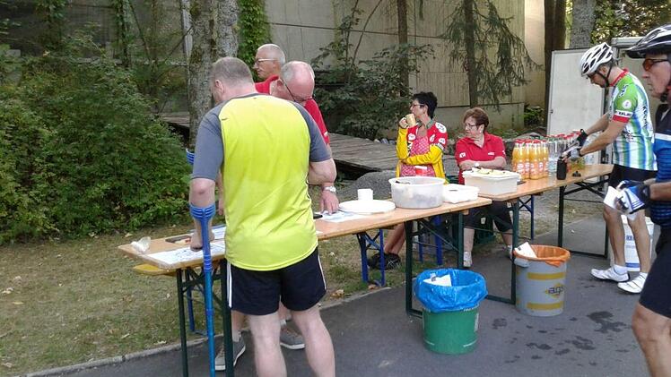 Impressionen von  der Abschlussveranstaltung des diesjährigen "Hessisch-Bayerischen Rad-Vierers" in Kothen. Foto: Petra Heurich