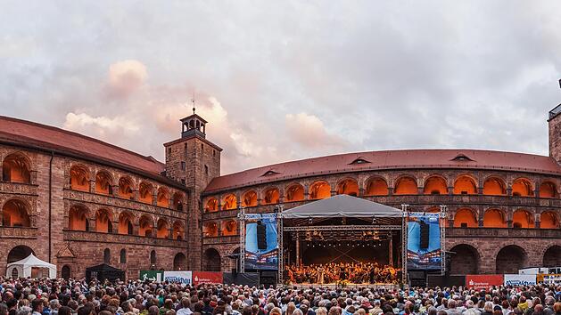 So könnte es ohne Pandemiebeschränkungen wieder bei  den Konzerten auf der Burg aussehen.