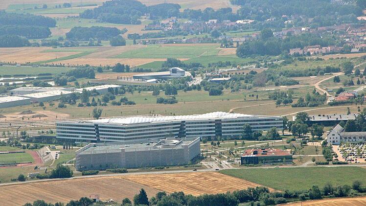 Adidas (hier das Hauptquartier) ist zusammen mit Puma das sportliche Aushängeschild der 23 000-Einwohner-Stadt. Foto: Daniel Ruppert