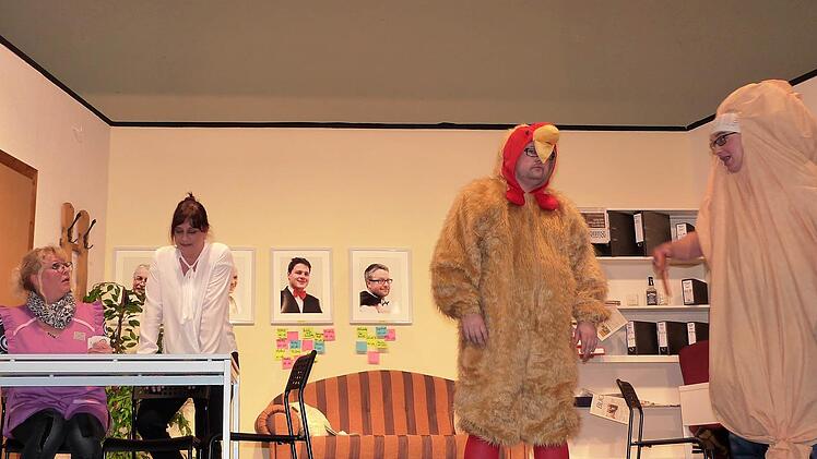 Impressionen von der Theater-Premiere in Marktaschorgast. Foto: Werner Reißaus