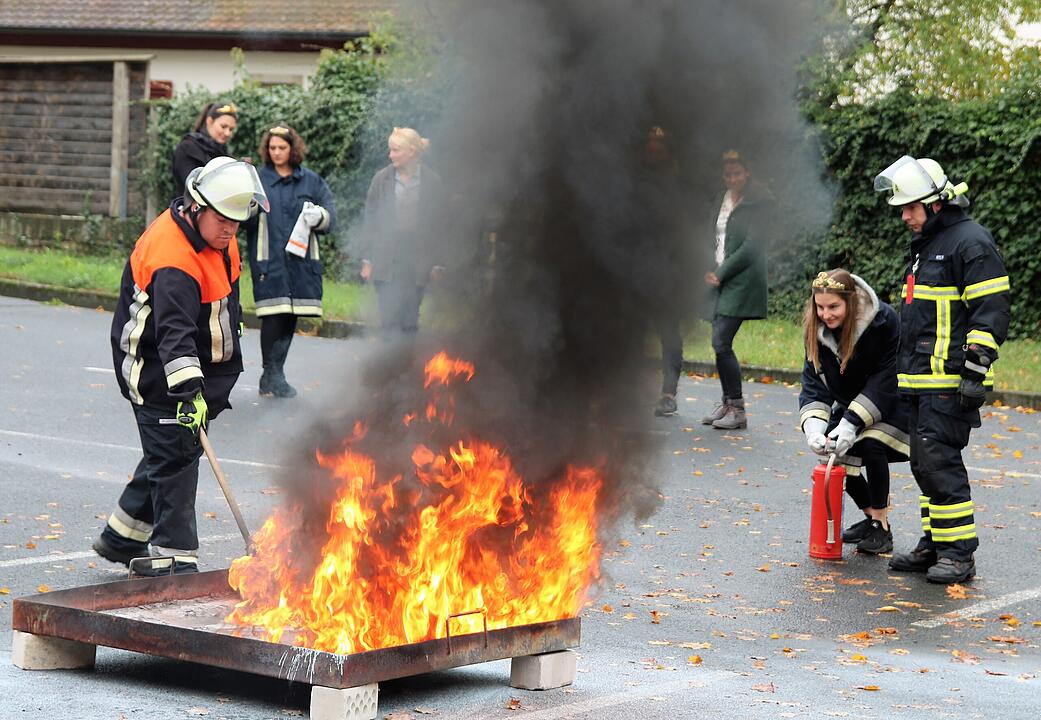 Prinzessinnen bei Feuerwehr