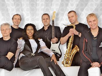 Mick Wiegärtner, Günter Schmuck, Clem Perkins, Wolfram Hentschel, Torsten Volkmann und Patrick Cox alias Jamdeluxe  Foto: pr