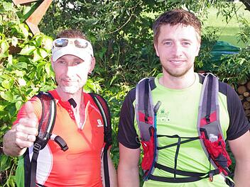 Michael Bittermann aus Friesen (links) und Christian Kotschenreuther aus Neufang bewältigten den 100-Meilen-Lauf in Thüringen. Foto: privat