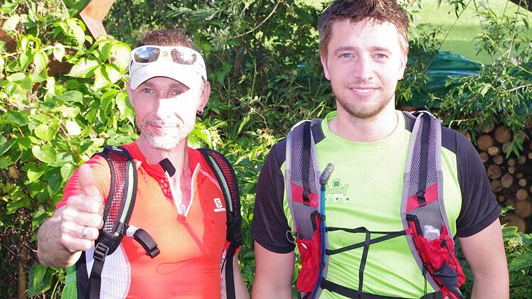 Michael Bittermann aus Friesen (links) und Christian Kotschenreuther aus Neufang bewältigten den 100-Meilen-Lauf in Thüringen. Foto: privat