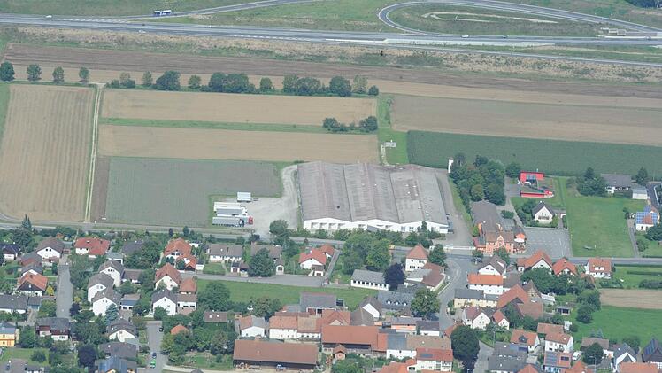 Die bestehenden Hallen am Ortsrand von Grundfeld sind für die Firma CS Trans zu klein geworden. Ronald Rinklef