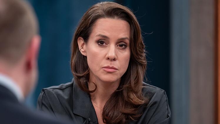 Natalie Amiri h&auml;lt wenig von Donald Trumps Bekundungen, dem iranischen Volk zur Hilfe kommen zu wollen.