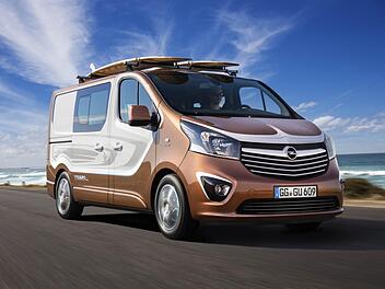 Lifestyle-Van: Der Opel Vivaro Surf Concept bietet Platz für bis zu sechs Passagiere plus großer Sportausrüstung. Auf dem Dach ist eine spezielle Surfboard-Halterung montiert, sodass auch Surf-Fans nicht ohne ihr Brett in Urlaub fahren müssen.  Foto: Opel