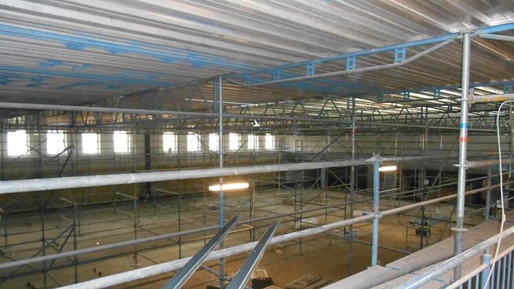 Hier werdden die Dimensionen der Halle deutlich.Foto: Walter Hanslok