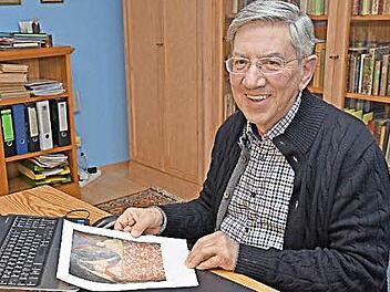 Am 27. März jährte sich zum 400. Mal der Tag, an dem Fürstbischof Julius Echter dem Haßfurter Heilig-Geist-Spital eine Ordnung gab. Volker Grumbach stellt demnächst sein Buch "Das Bürgerspital zum hl. Geist in Haßfurt - 400 Jahre Spitalordnung Julius Echters" offiziell vor. Es ist mit Sachverstand und Humor geschrieben. Foto: Ulrike Langer
