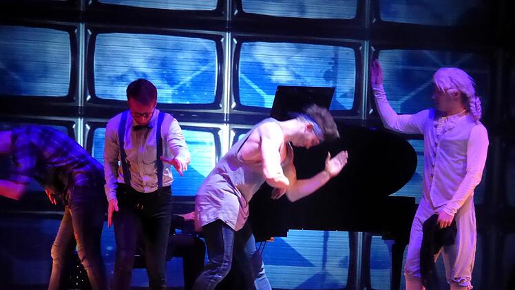Dancefloor Destruction Crew mit  "Breakin' Mozart" im Bad Kissinger Kurtheater. Gerhild Ahnert