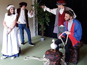 Die Theatergruppe Kompass des Franz-Miltenberger-Gymnasiums zeigt im April das Stück "Was ihr wollt" von William Shakespeare. Premiere ist am  Foto: Dirk Hönerlage