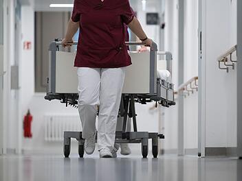 "Massiver Handlungsbedarf": Bayerische Ministerin will Kliniken für Krieg vorbereiten