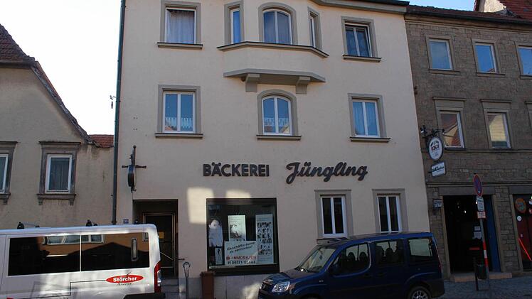 In den Räumen der ehemaligen Bäckerei Jüngling in der Brückenstraße in Haßfurt zieht wieder Leben ein. Dort wird ein Pizzalieferservice mit Bistro eingerichtet. Die Stadt stimmte den Planungen zu.  Foto: cr
