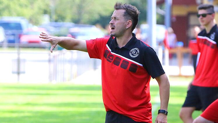Harte Strafe gegen Manfred Angles. Der ehemalige Trainer des SV Fortuna Untersteinach darf bis Ende 2020 keine Mannschaft trainieren und auch selbst nicht spielen. Foto: Monika Limmer