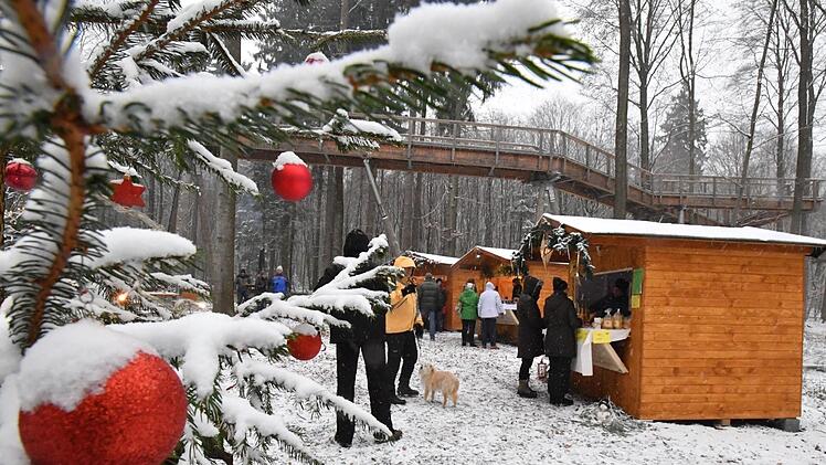 In Bamberg und im Landkreis Bamberg laden viele Weihnachtsmärkte zum Einstimmen in die Weihnachtszeit ein.  Foto: Ronald Rinklef