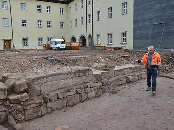 Baustelle Schloss: Hier soll das neue Rathaus gebaut werden. Andere möchten einen Park. Foto: bp