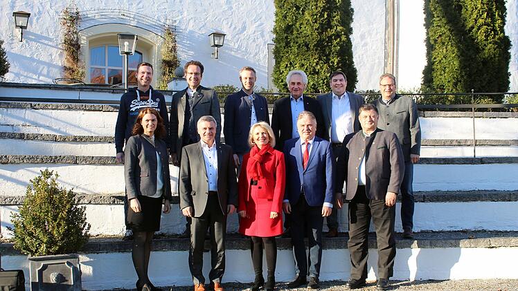 Landkreis Kitzingen: Energiewende, Fl&uuml;chtlinge, Krankenhausreform - Landr&auml;te diskutieren &uuml;ber Probleme