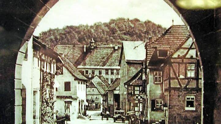 Auf dem Salzmarkt in Königsberg spielte sich früher das Leben ab.  Fotos: Archiv Cama